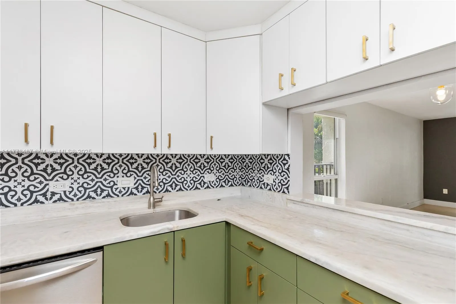 Kendall Drive, Miami FL 33156