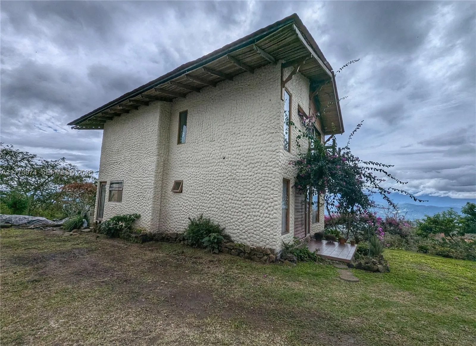 6 Cervantes Cartago Costa Rica, FL 248410