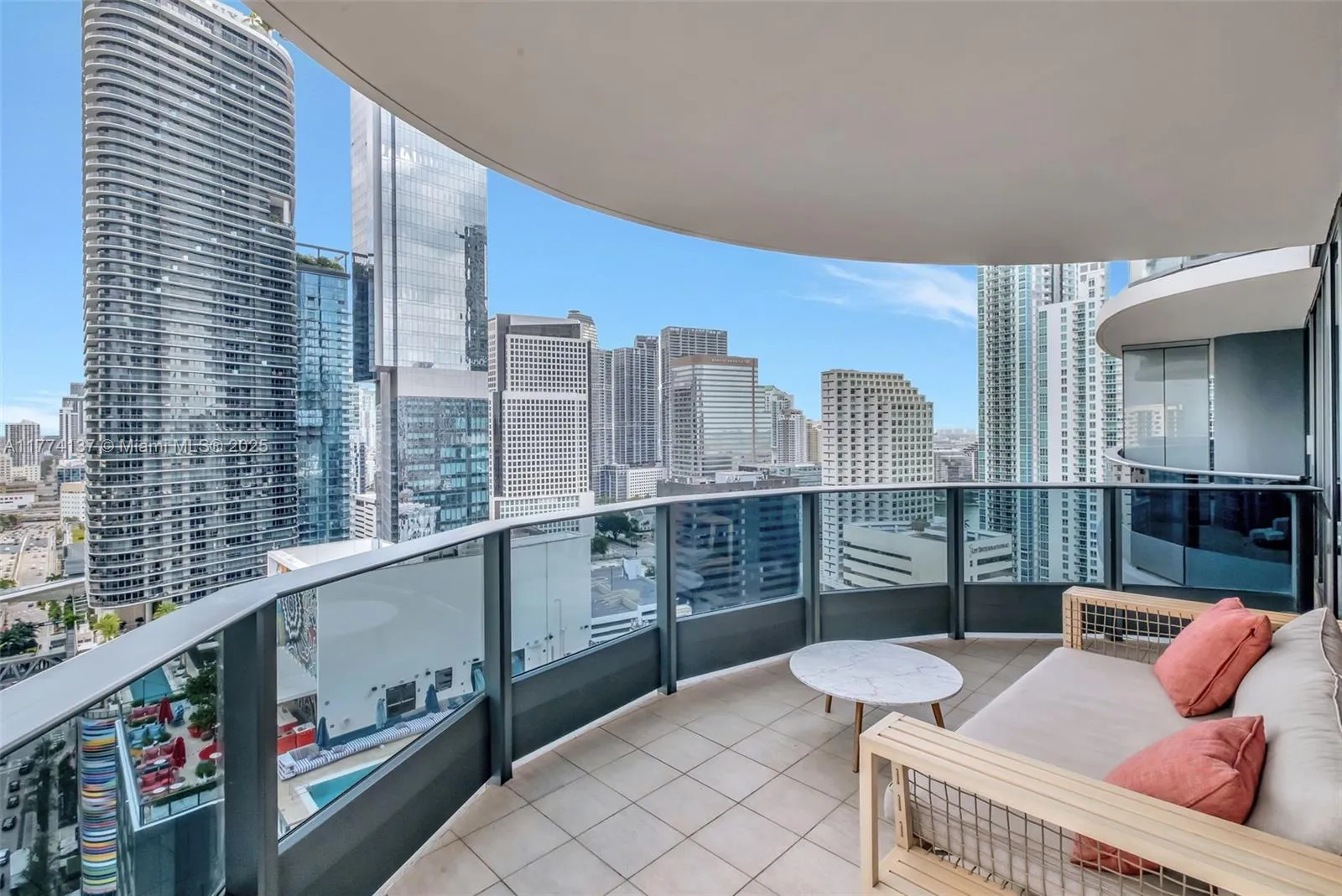 2 bedroom 2 bath for sale at 1000 Brickell Plz # 2812, Miami FL 33131