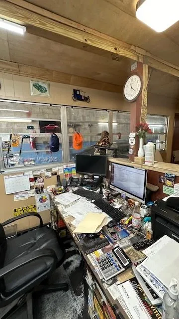 3838 Shipping Ave, Miami FL 33146