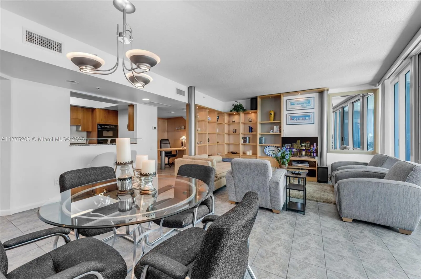 2 bedroom 2 bath for sale at 1500 Ocean Dr # 705, Miami Beach FL 33139