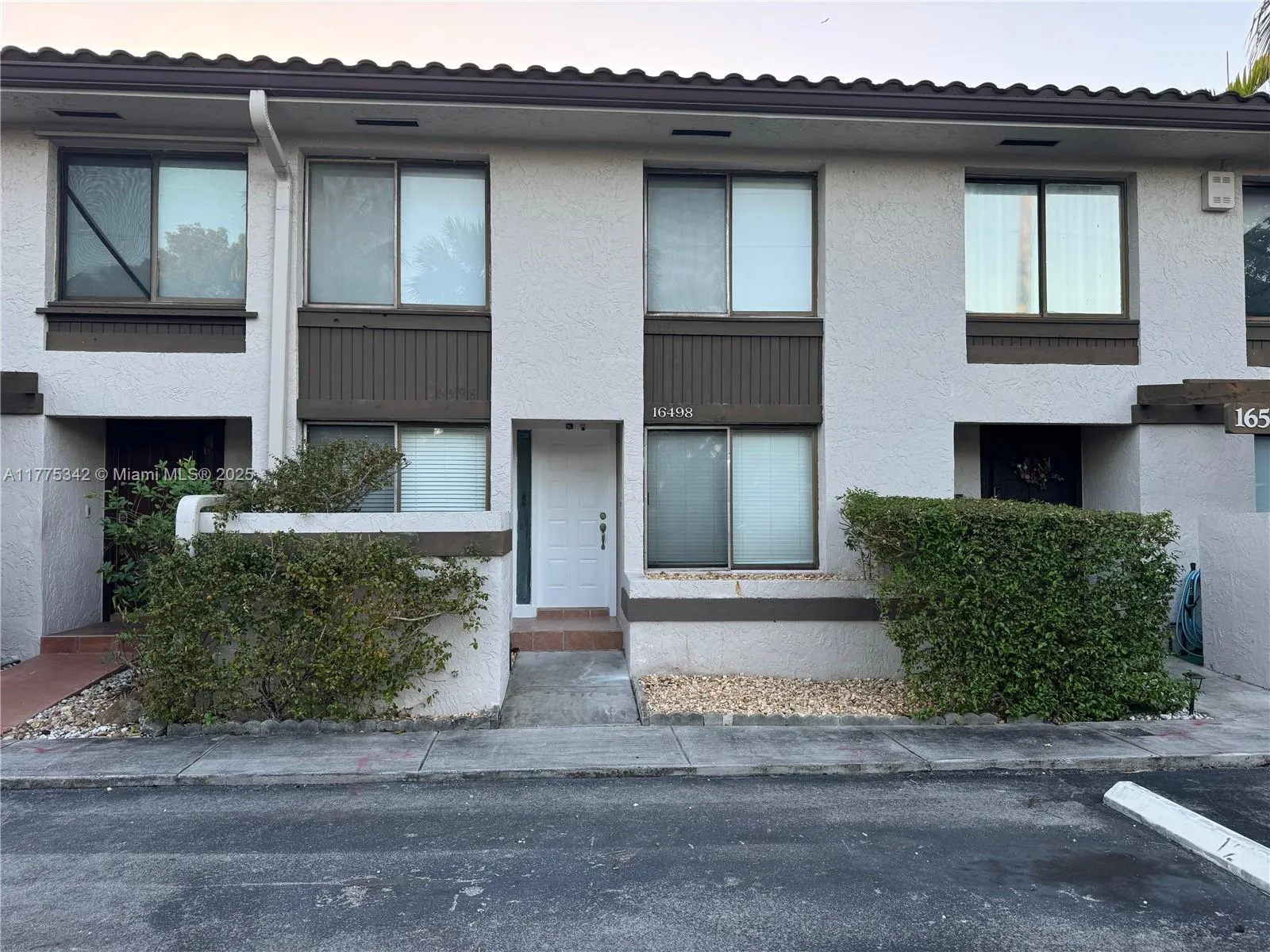 3 bedroom 2 bath for sale at 16498 NE 26th Ave # 12, North Miami Beach FL 33160