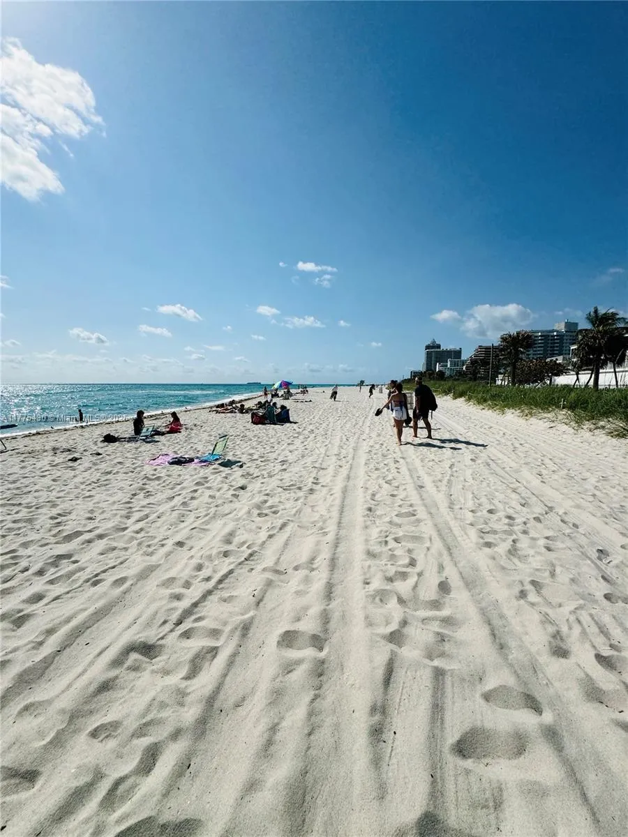 5445 Collins Ave # 1520, Miami Beach FL 33140