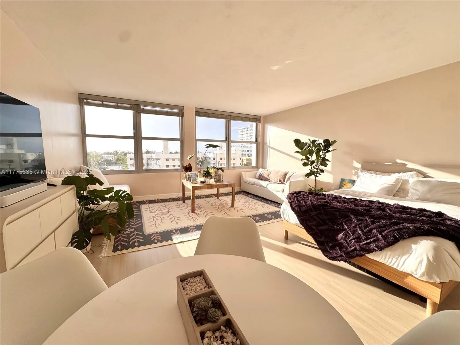 2899 Collins Ave # 550, Miami Beach FL 33140