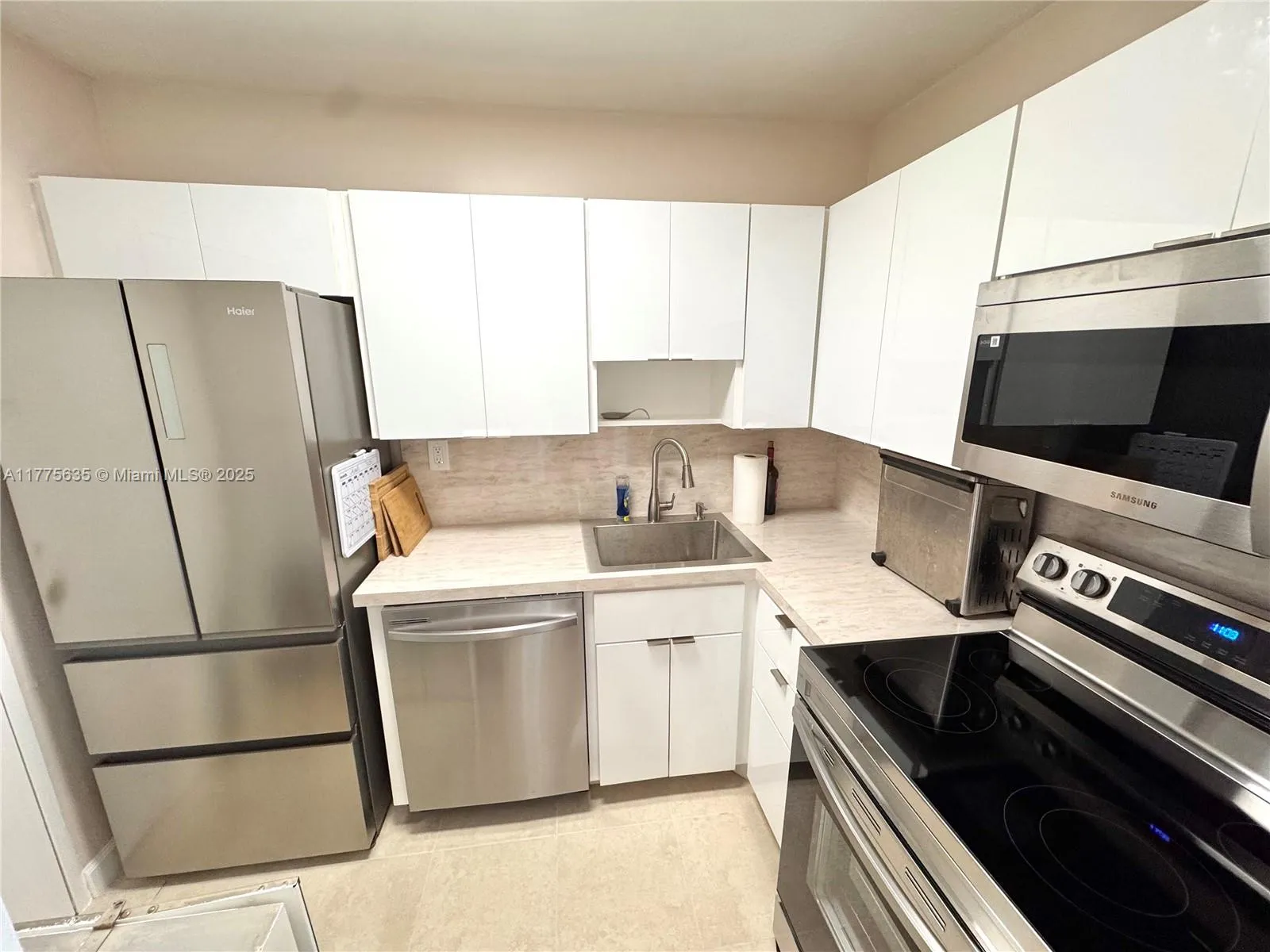 2899 Collins Ave # 550, Miami Beach FL 33140