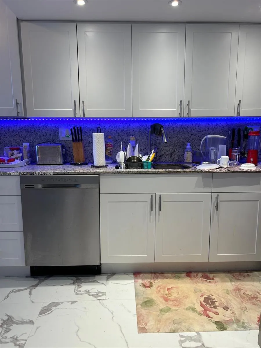 17890 W Dixie Highway # 714, North Miami Beach FL 33160