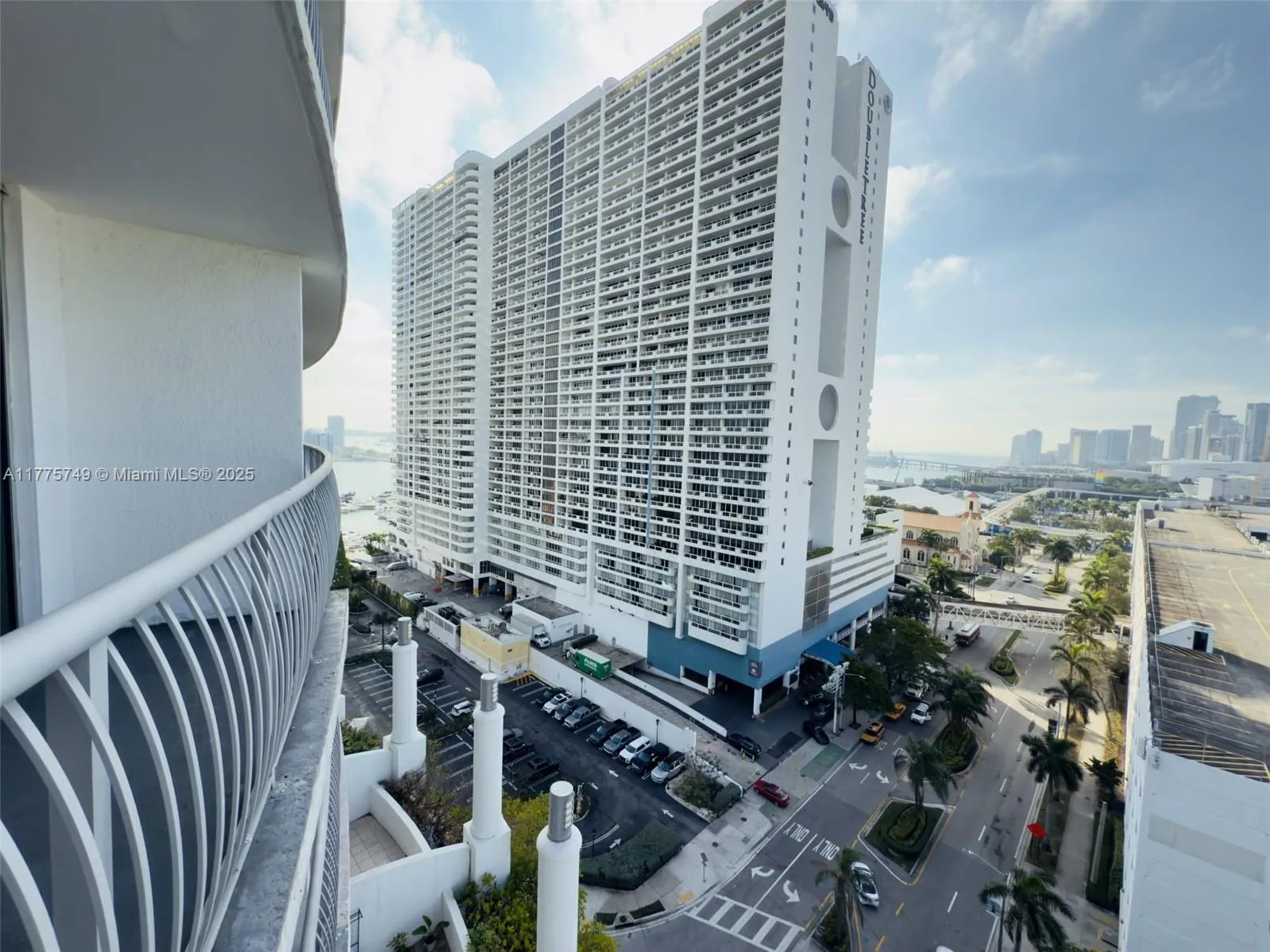 1 bedroom 1 bath for sale at 1750 N Bayshore Dr # 1612, Miami FL 33132