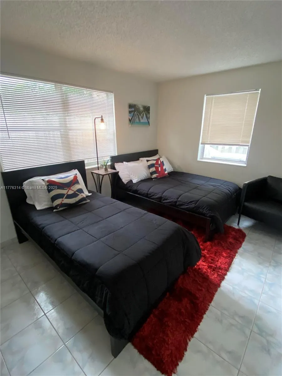 3210 Canal Dr # 8, Pompano Beach FL 33062