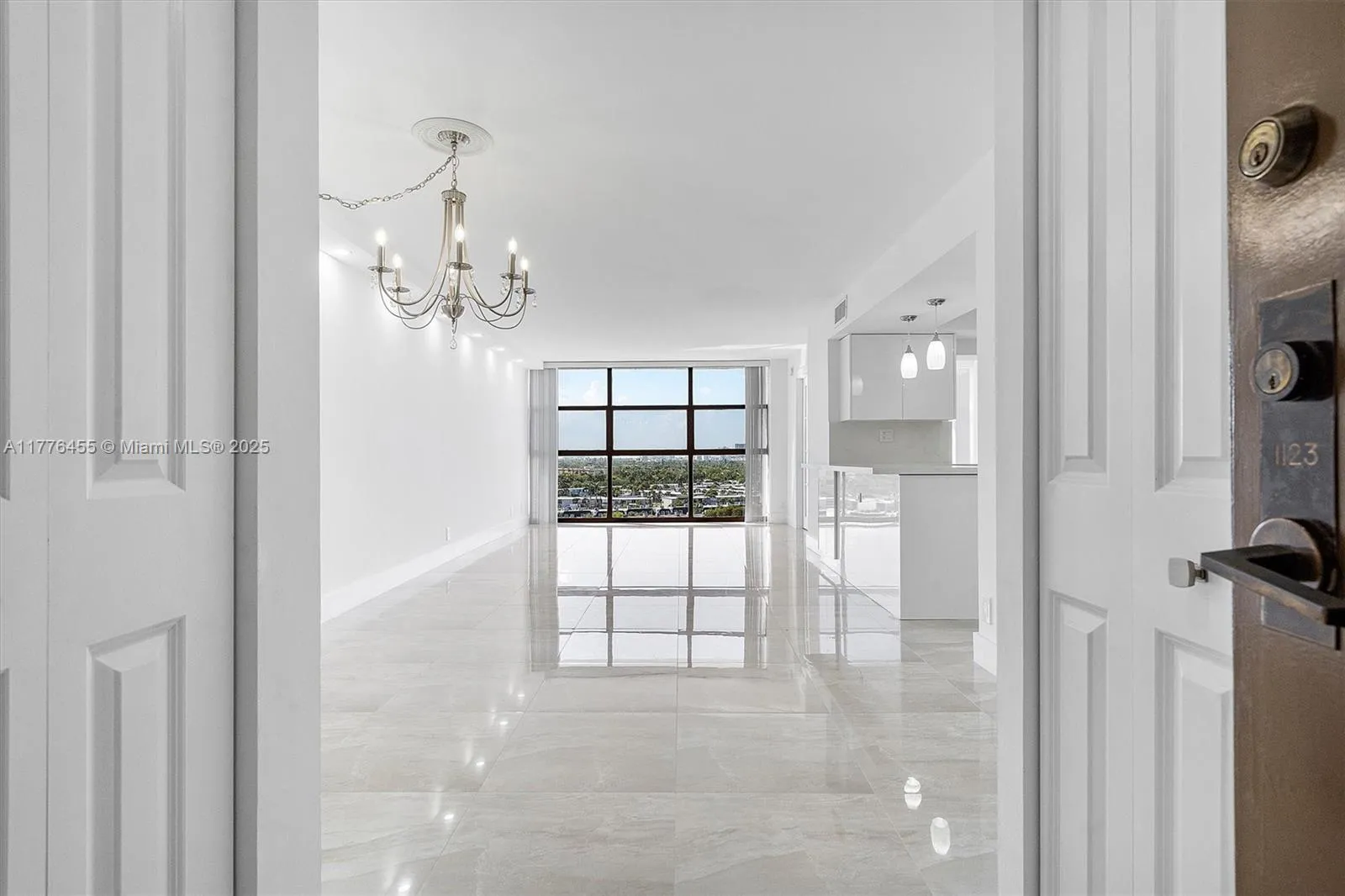 600 Parkview Dr # 1123, Hallandale Beach FL 33009