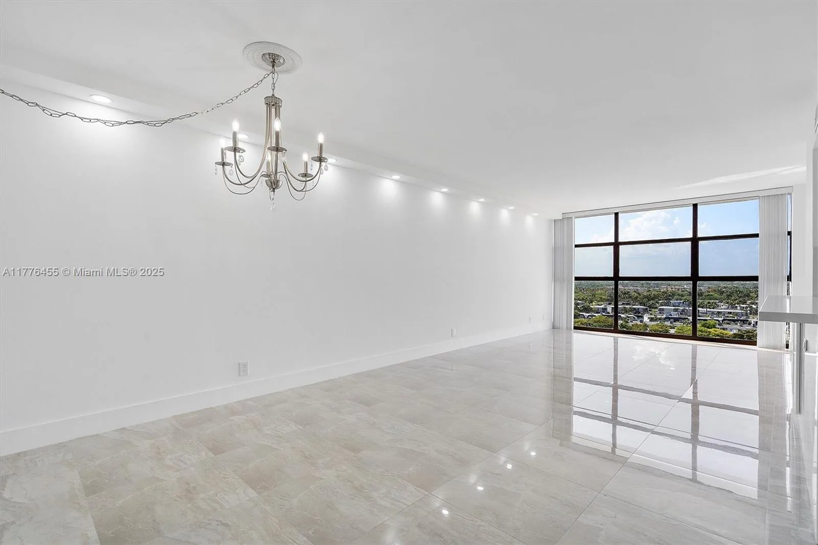 600 Parkview Dr # 1123, Hallandale Beach FL 33009