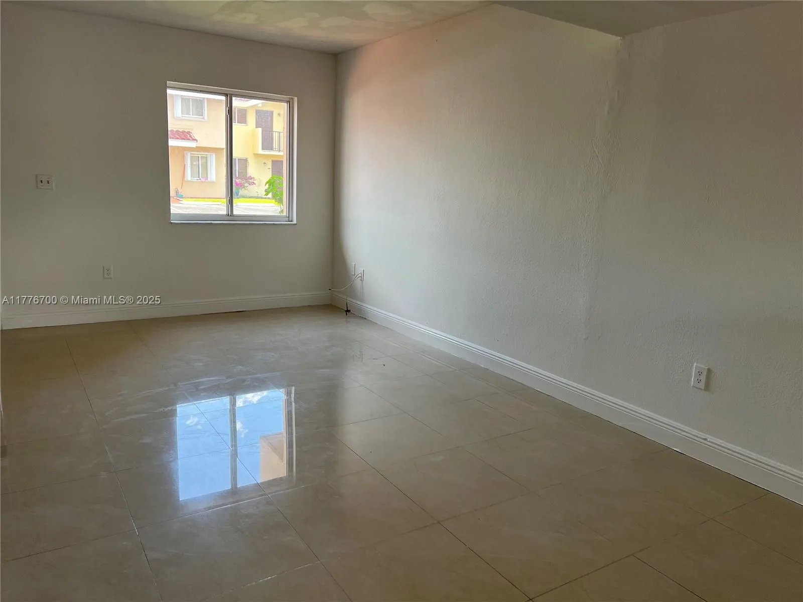 8245 NW 6th Ter # 202, Miami FL 33126