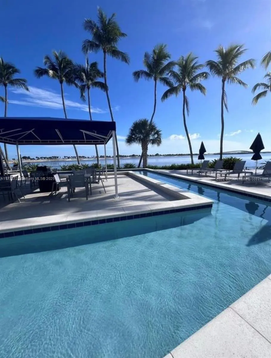 2333 Brickell Ave # 1607, Miami FL 33129