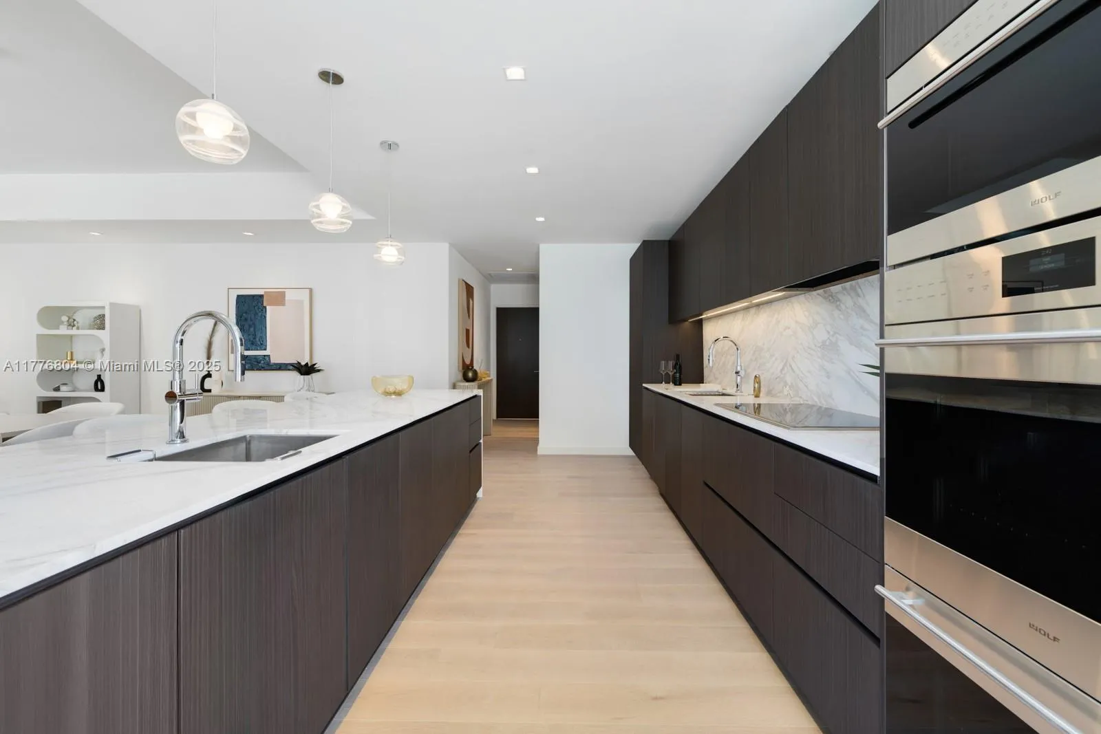 340 W 42nd St # 601, Miami Beach FL 33140
