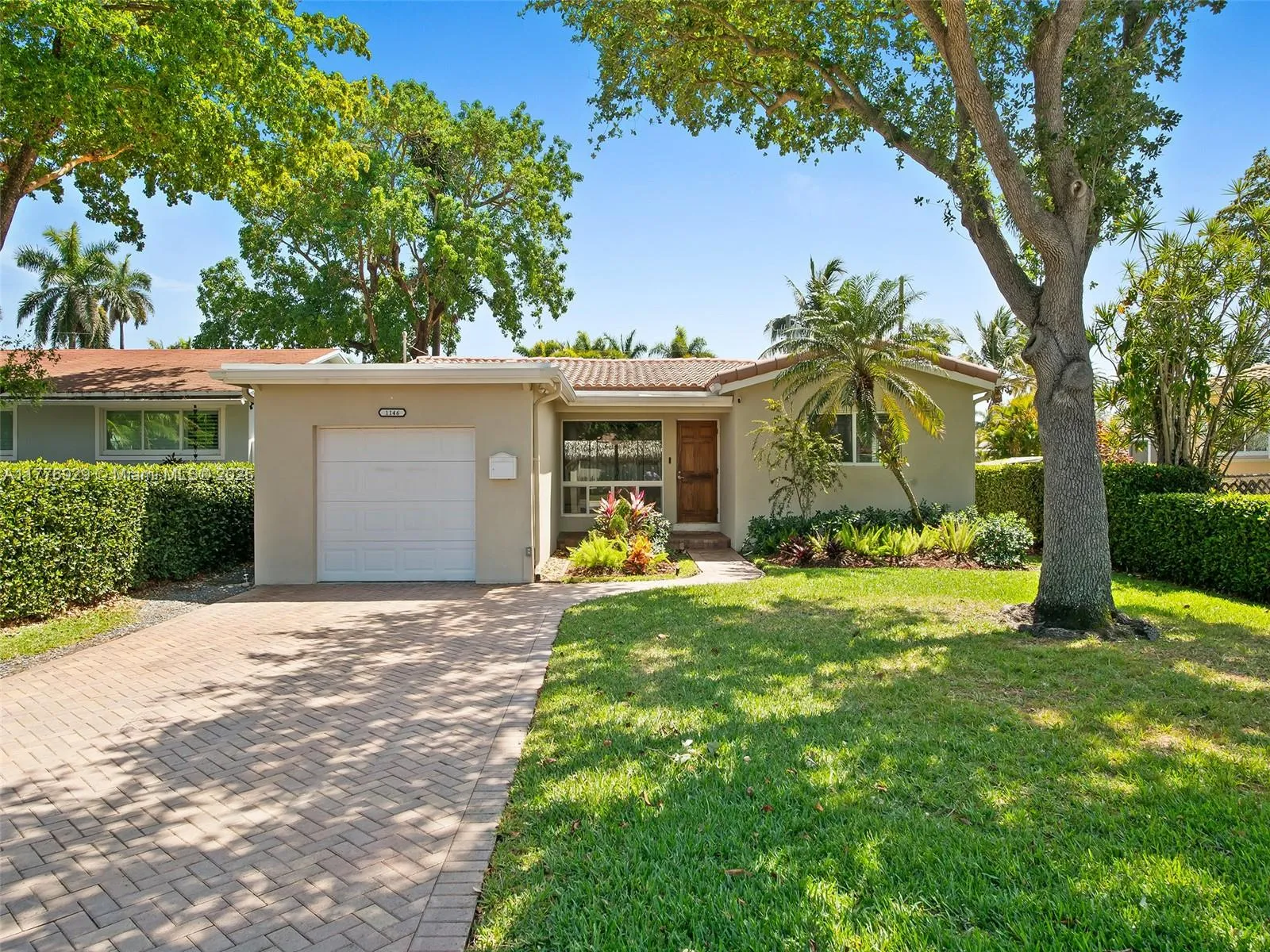 2 bedroom 2 bath for sale at 1146 Lincoln St, Hollywood FL 33019