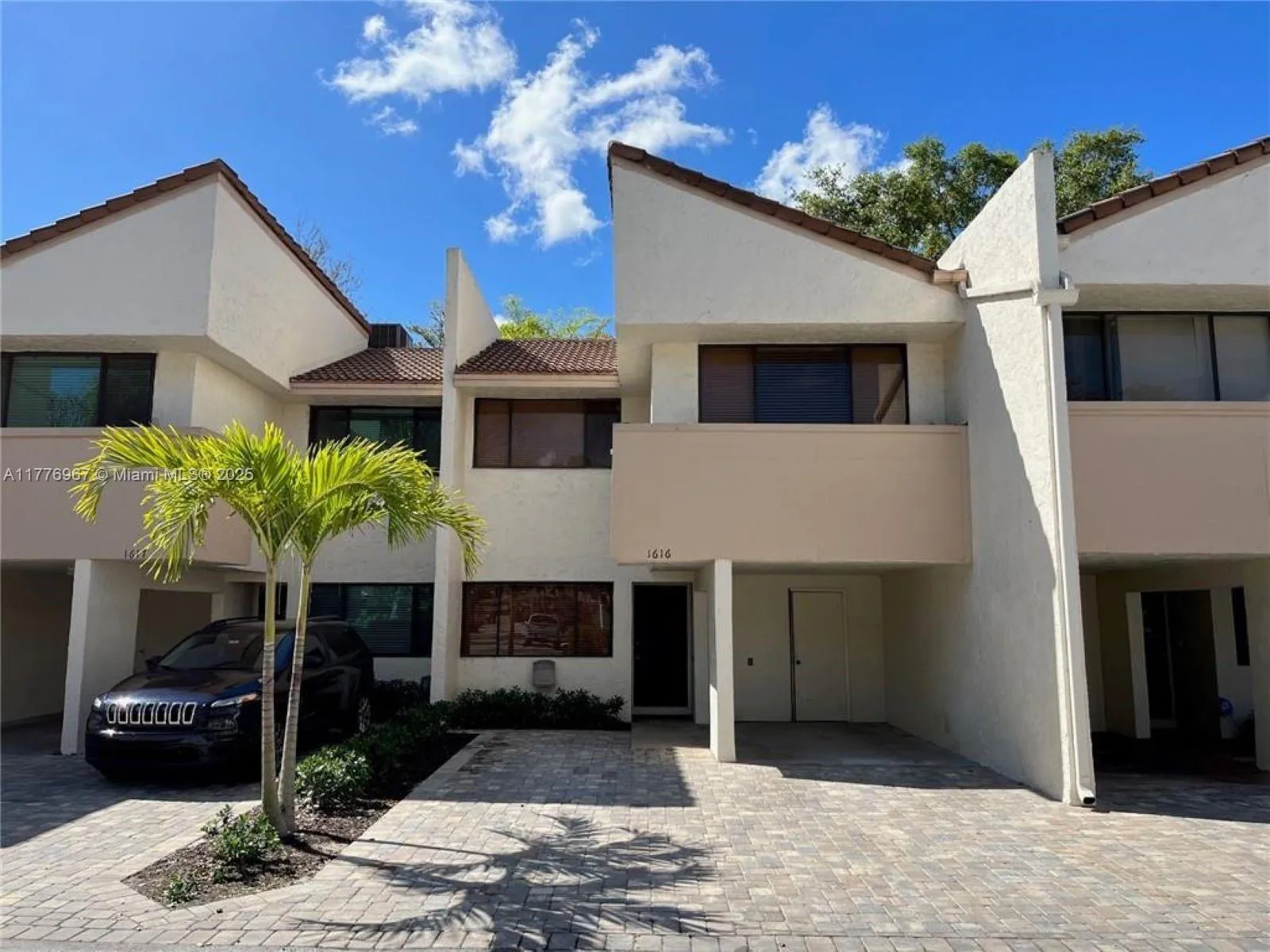 3 bedroom 2 bath for sale at 1616 Cypress Pointe Dr # 1616, Coral Springs FL 33071