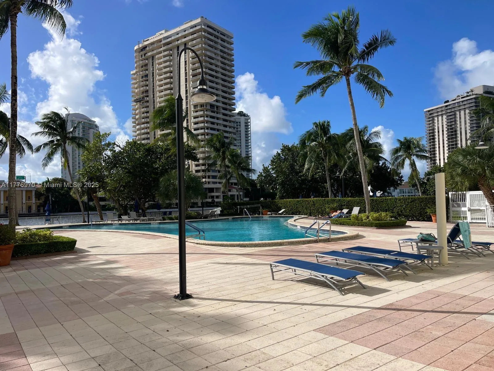 19390 Collins Ave # 123, Sunny Isles Beach FL 33160