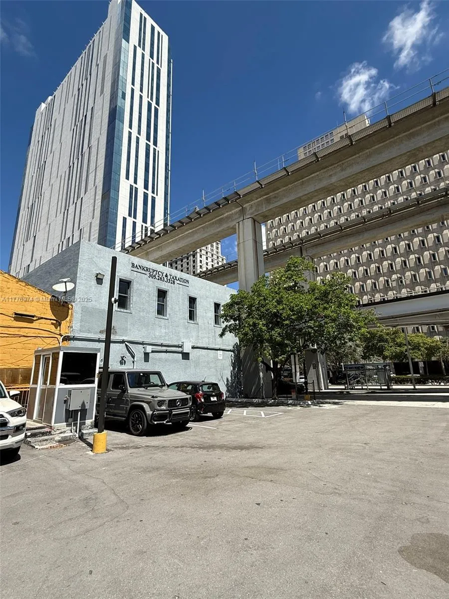 for sale at 16 SW 1st Ave, Miami FL 33130