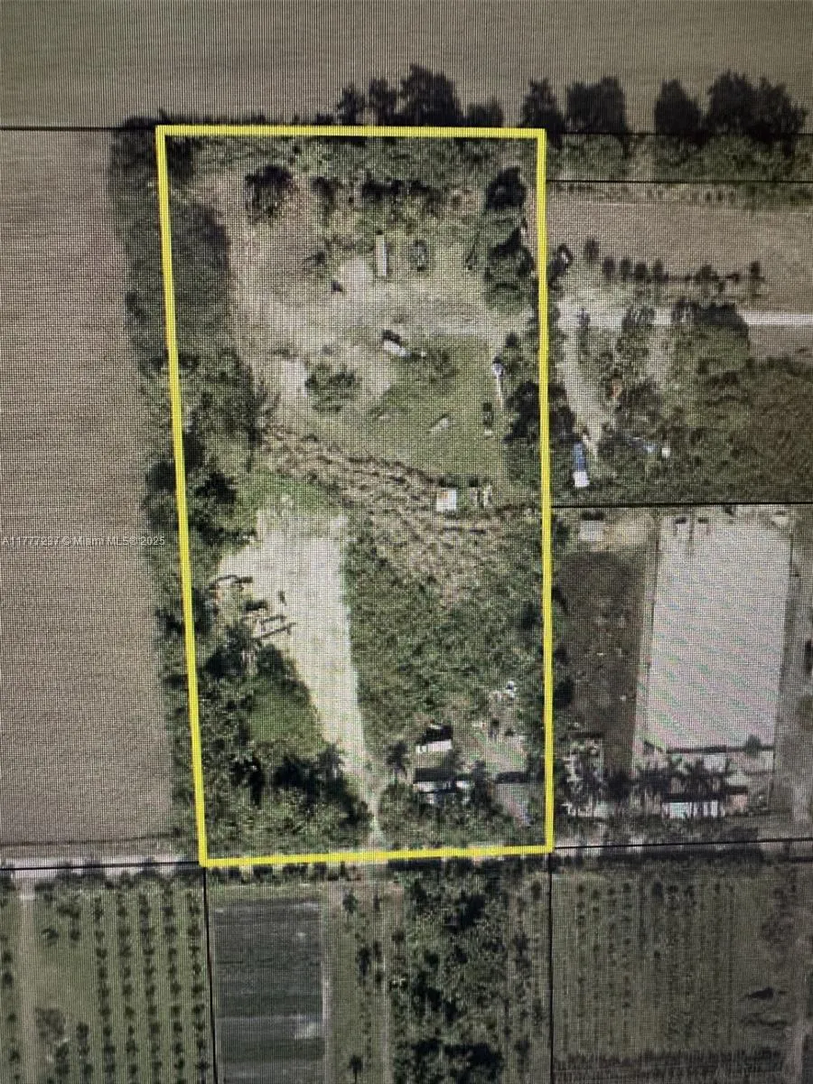 SW 122 Street, Unincorporated Dade County FL 33196
