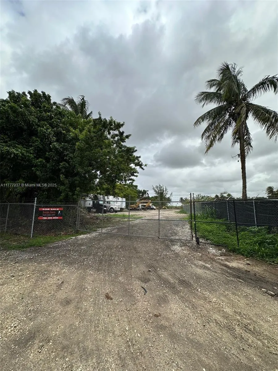 SW 122 Street, Unincorporated Dade County FL 33196