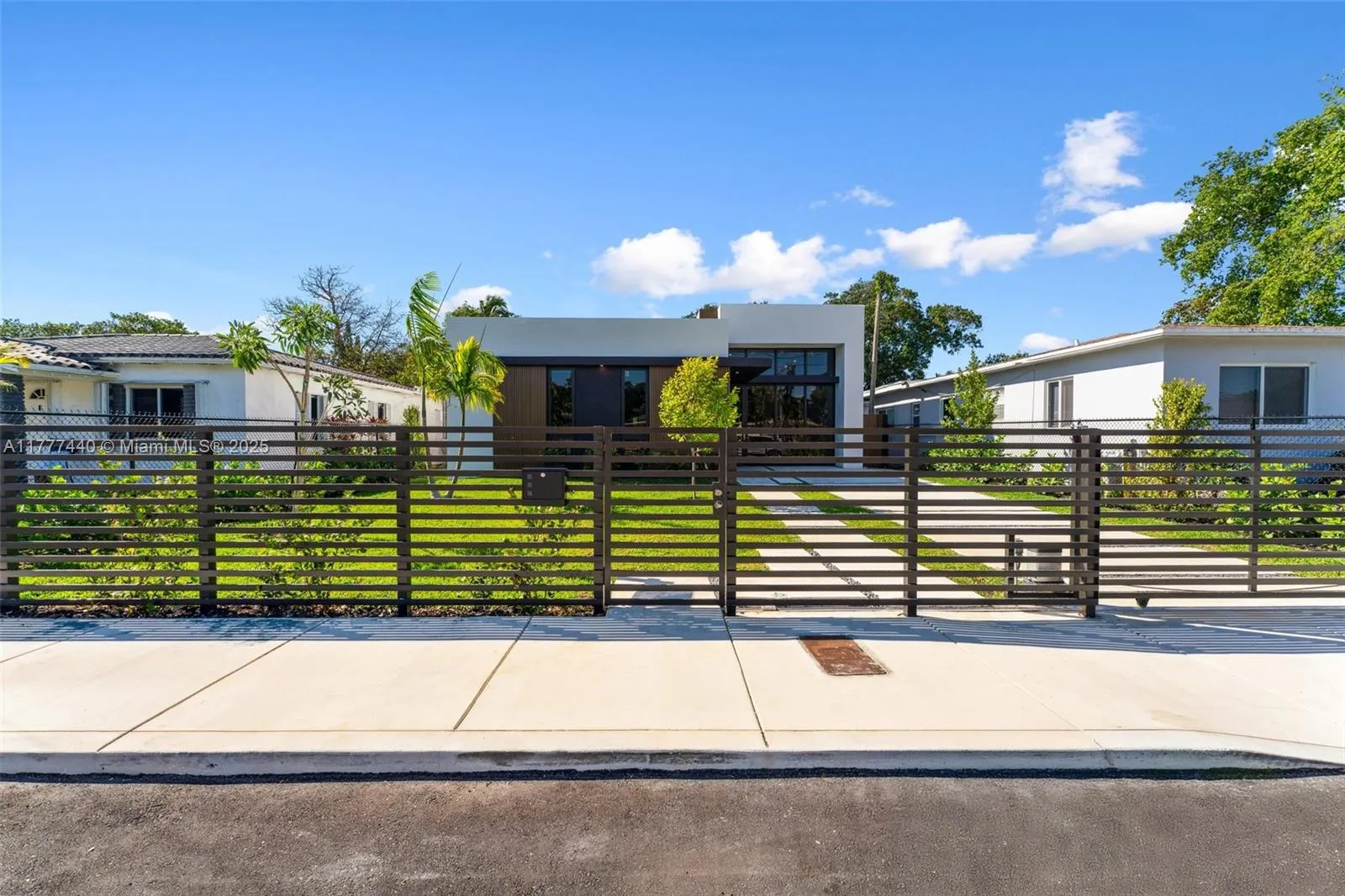 412 NW 47th St, Miami FL 33127