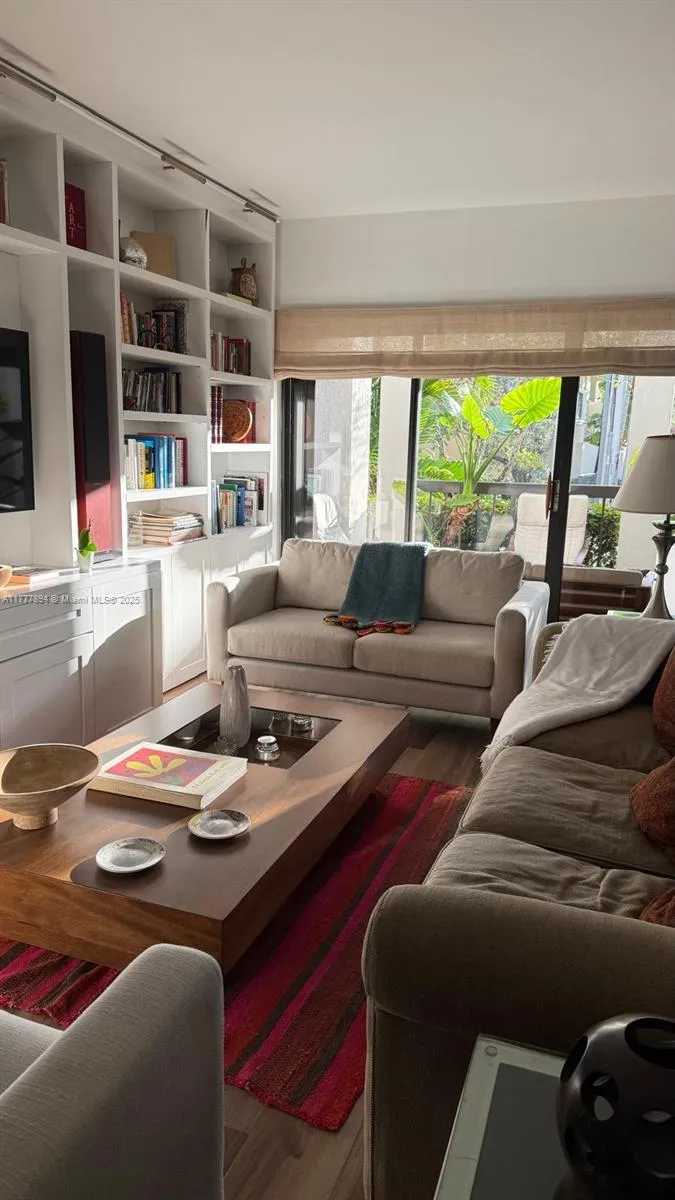 2 bedroom 2 bath for rent at 2600 Cardena St # 13, Coral Gables FL 33134