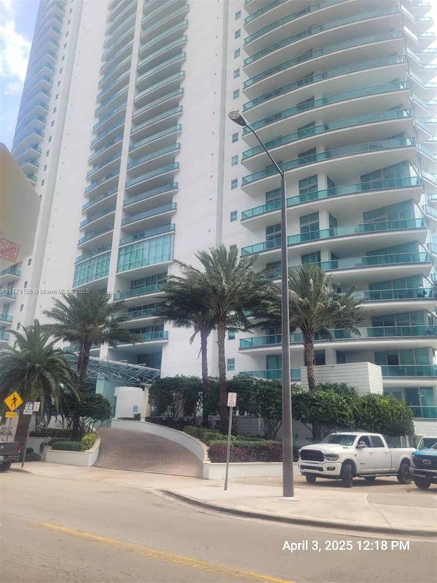 1331 Brickell Bay Dr, Miami FL 33131