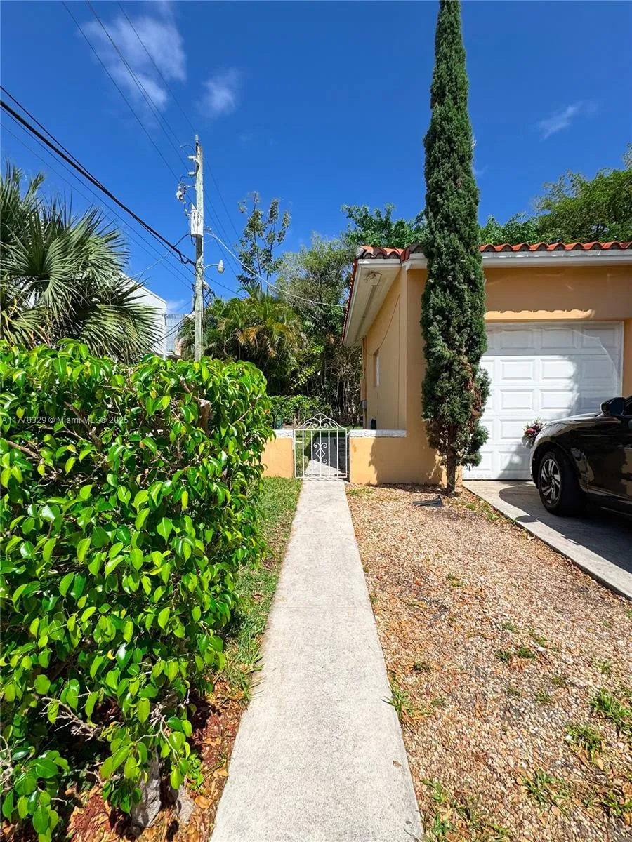 2715 Galiano St, Coral Gables FL 33134