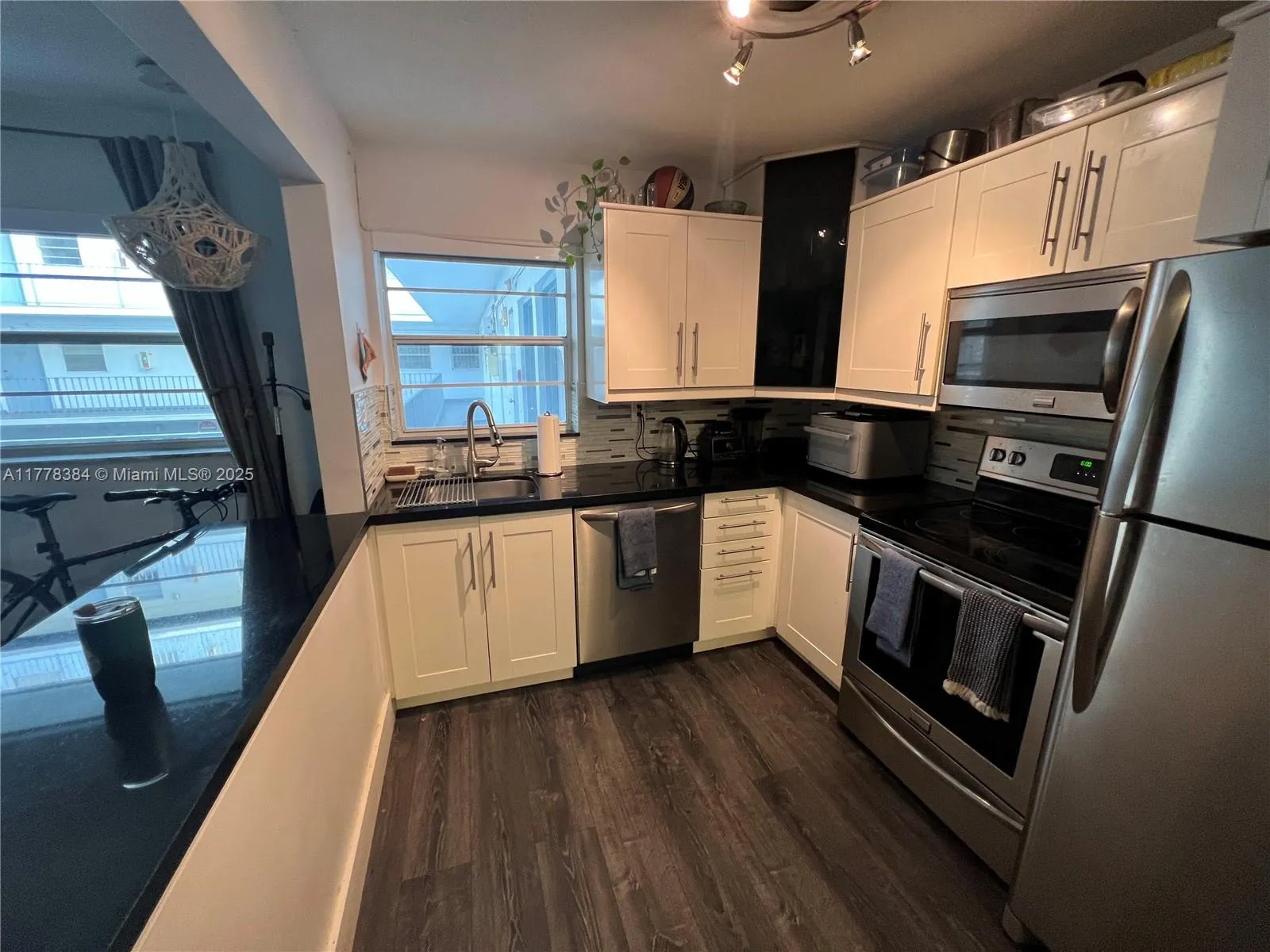 1 bedroom 1 bath for sale at 221 Meridian Ave # 206, Miami Beach FL 33139