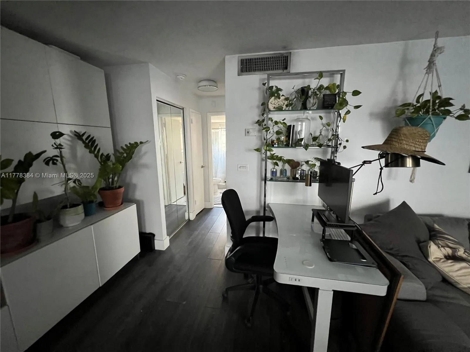 221 Meridian Ave # 206, Miami Beach FL 33139
