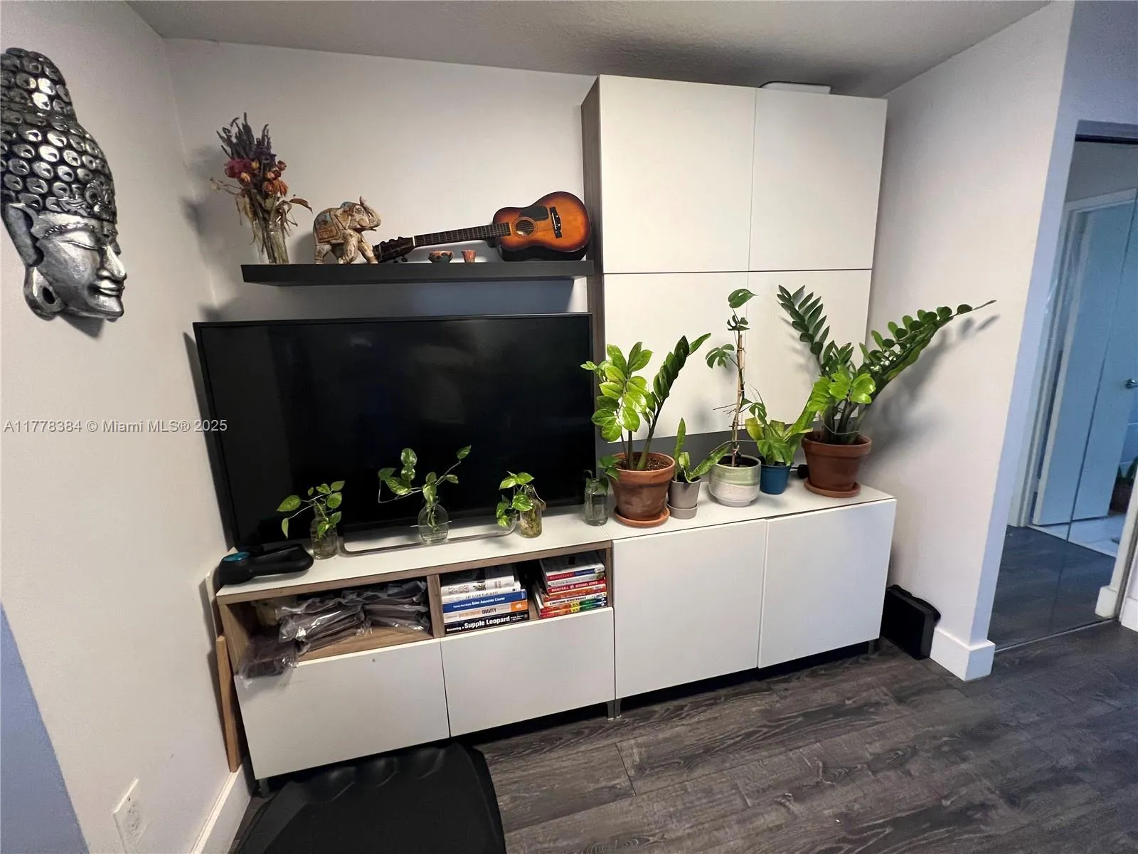 221 Meridian Ave # 206, Miami Beach FL 33139