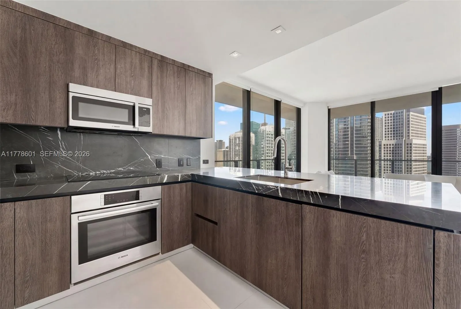 88 SW 7th Street # 2411, Miami FL 33130