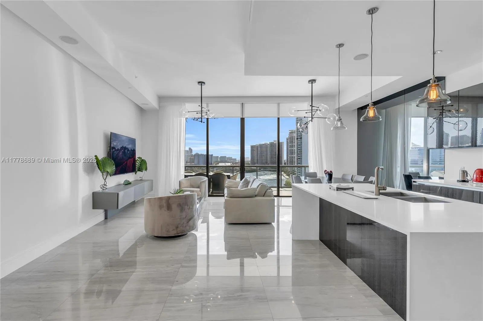 3300 NE 188th St, Aventura FL 33180