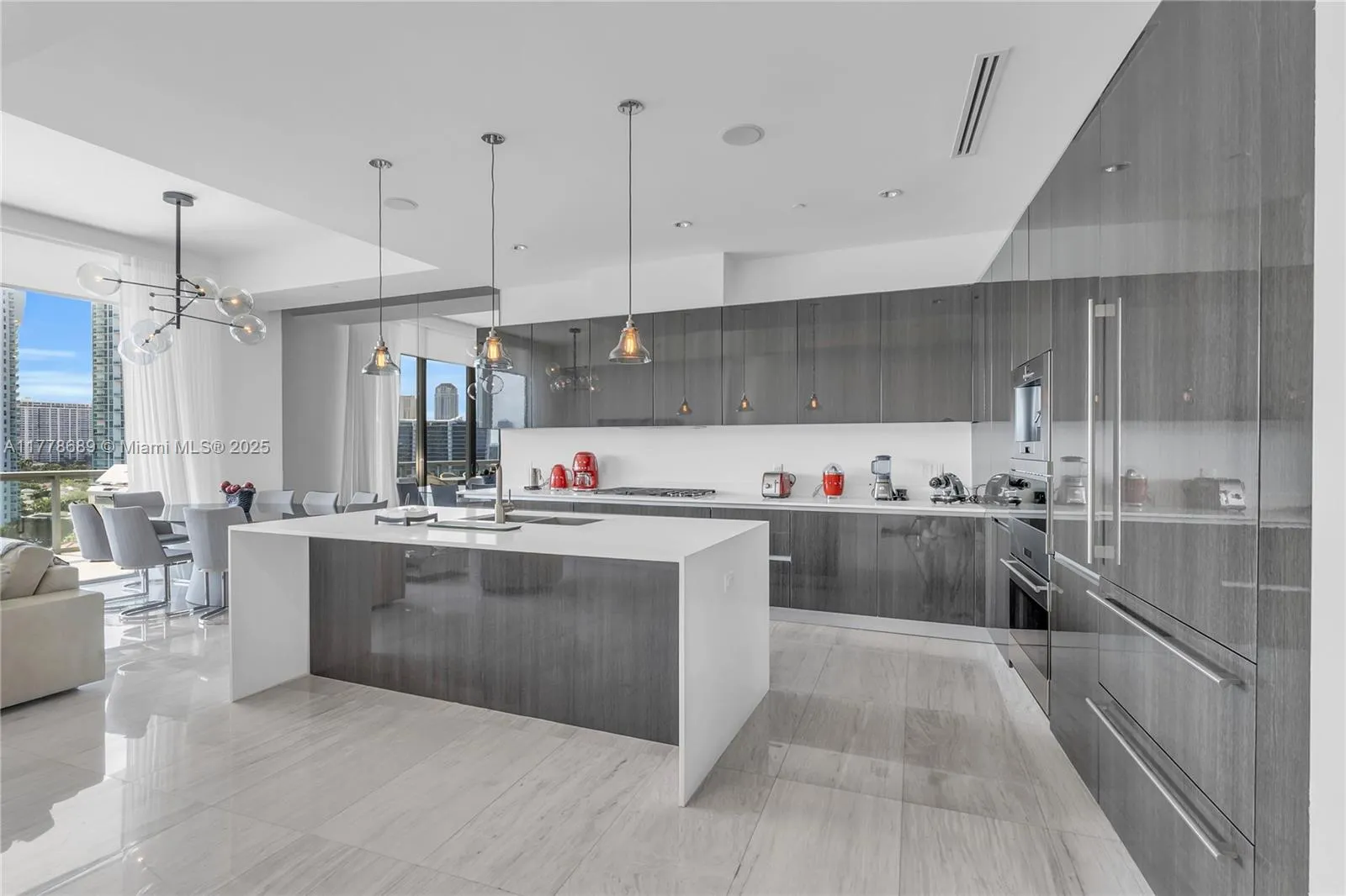 3300 NE 188th St, Aventura FL 33180