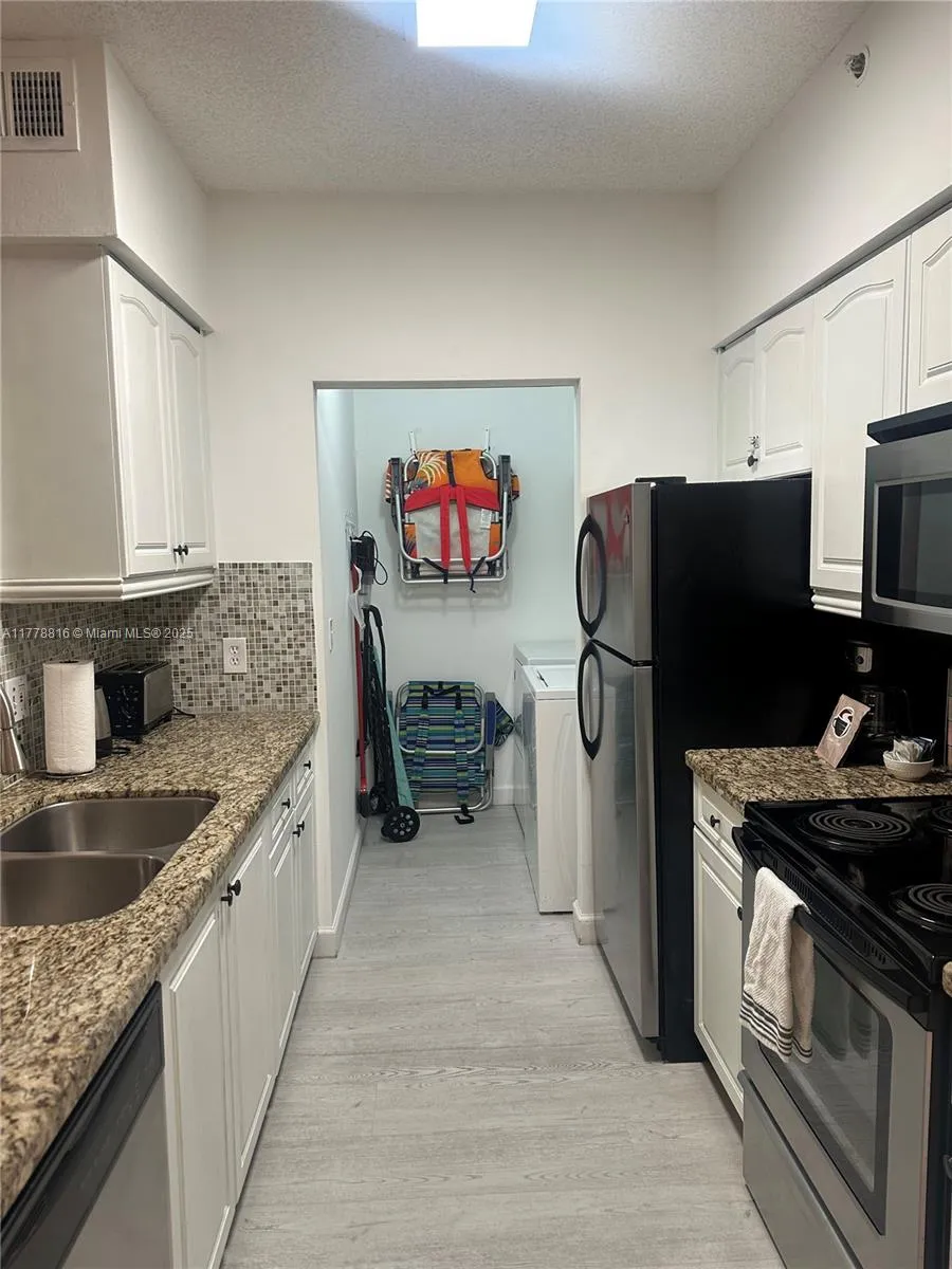 19877 E Country Club Dr # 3105, Aventura FL 33180