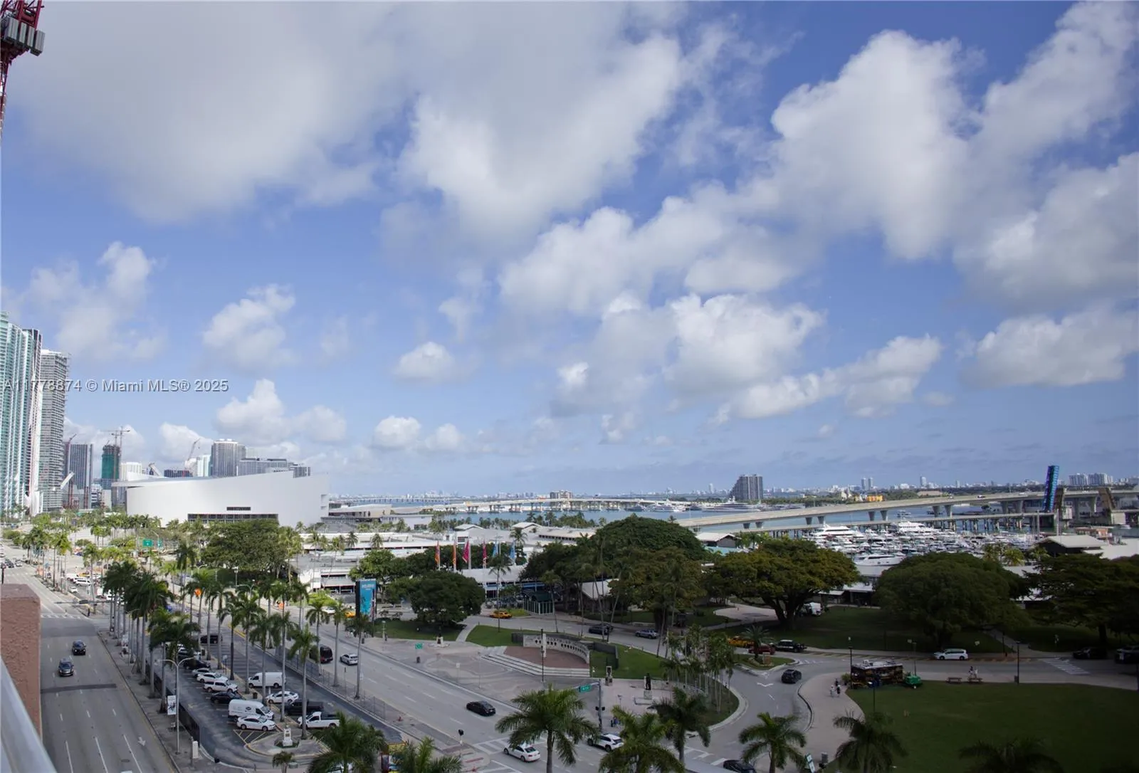 1 bedroom 1 bath for sale at 244 Biscayne Blvd # 1804, Miami FL 33132
