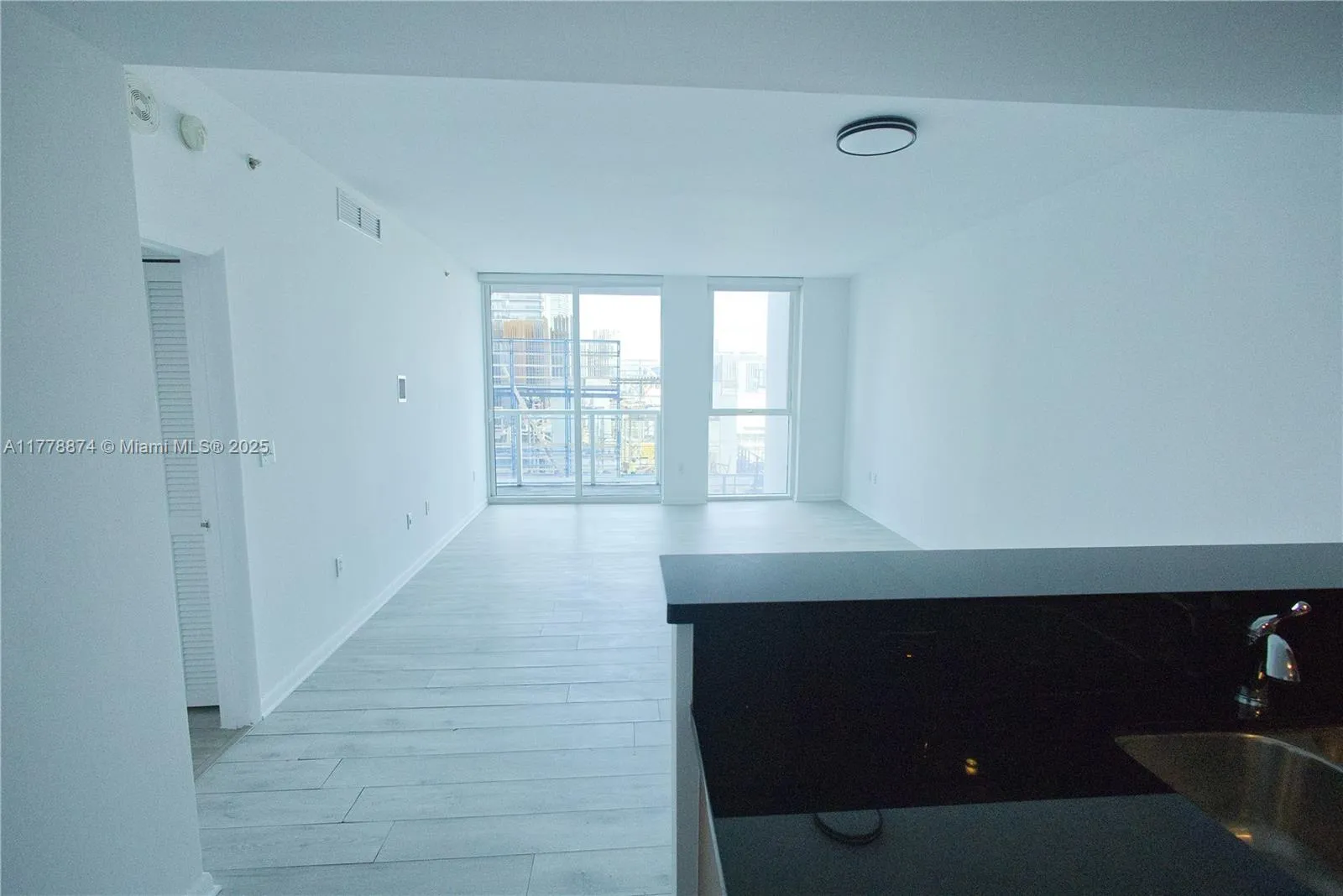 244 Biscayne Blvd # 1804, Miami FL 33132