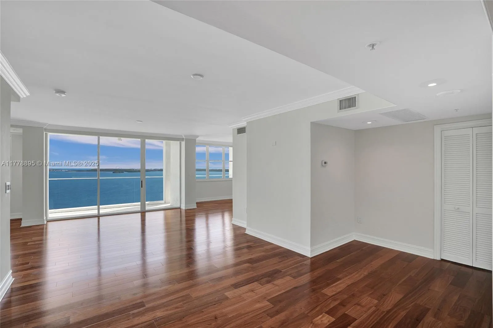 800 Claughton Island Dr # 1801, Miami FL 33131