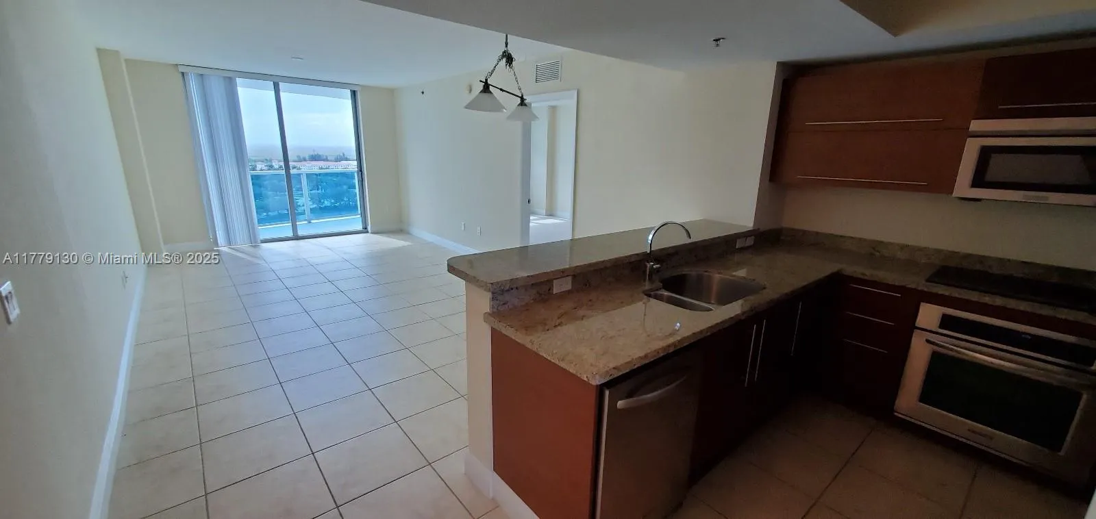 2641 N Flamingo Rd # 1804N, Sunrise FL 33323