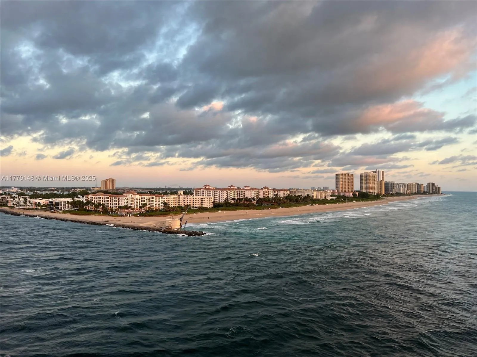 125 Ocean Ave # 214, Palm Beach Shores FL 33404