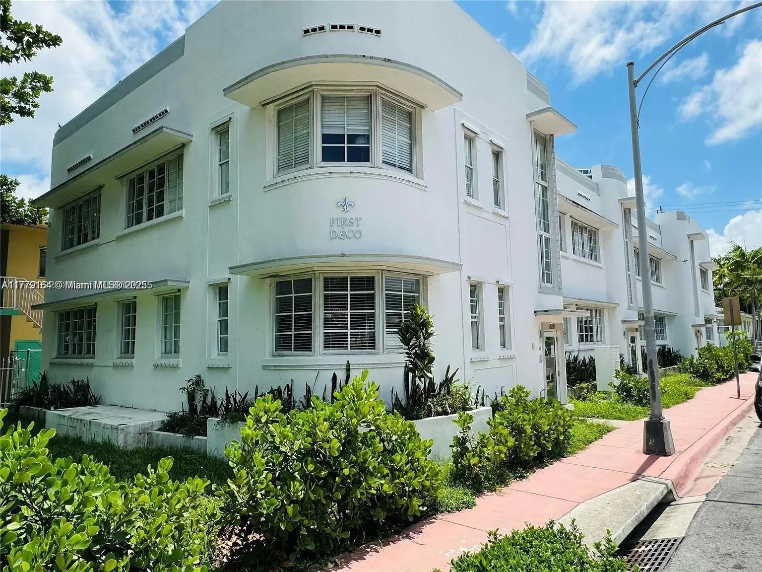1 bedroom 1 bath for sale at 810 7th St # 203, Miami Beach FL 33139