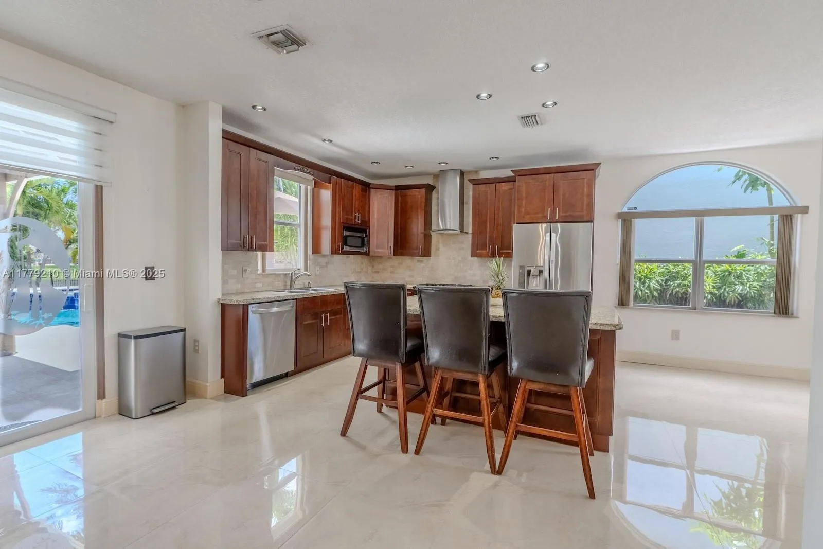 15835 NW 7th St, Pembroke Pines FL 33028