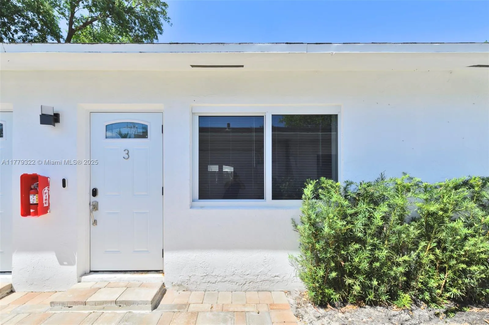 326 SW 14th St # 3, Dania Beach FL 33004
