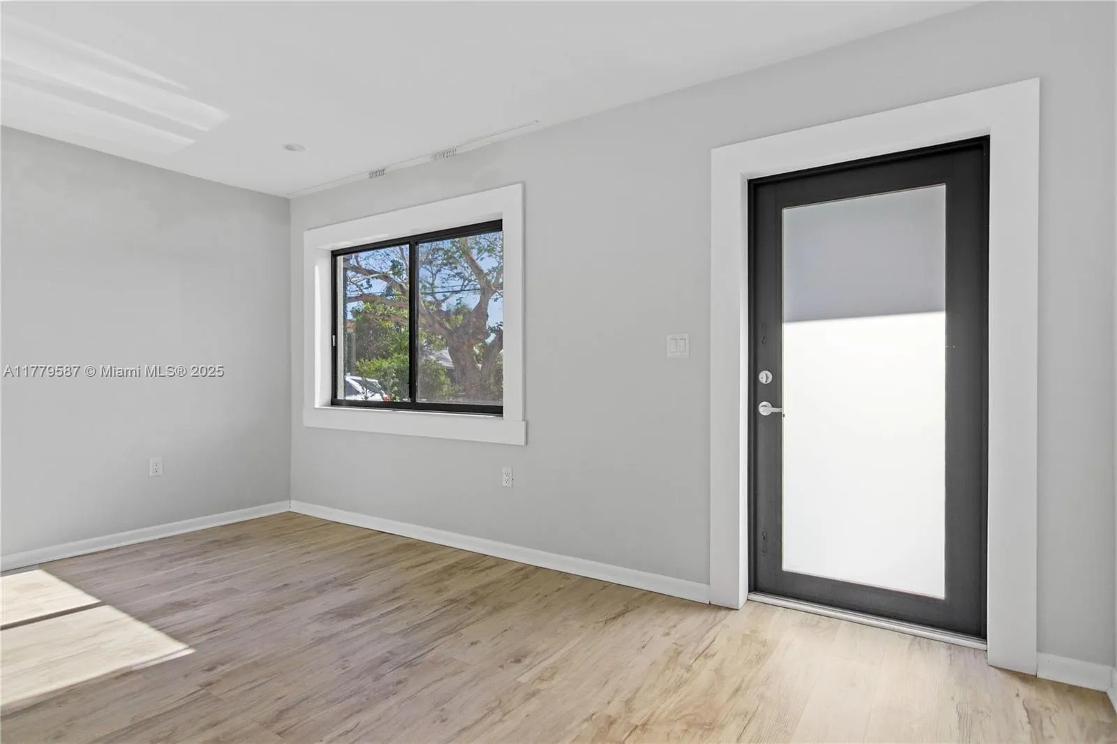 2353 SW 31st Ave # 2351, Miami FL 33145