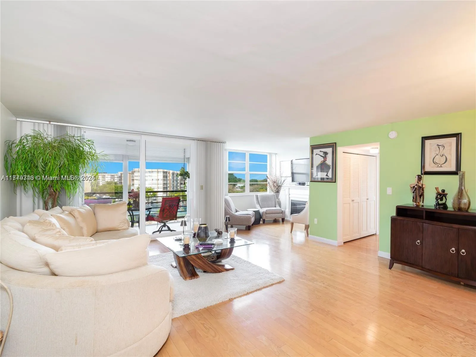 1100 Saint Charles Pl # 617, Pembroke Pines FL 33026