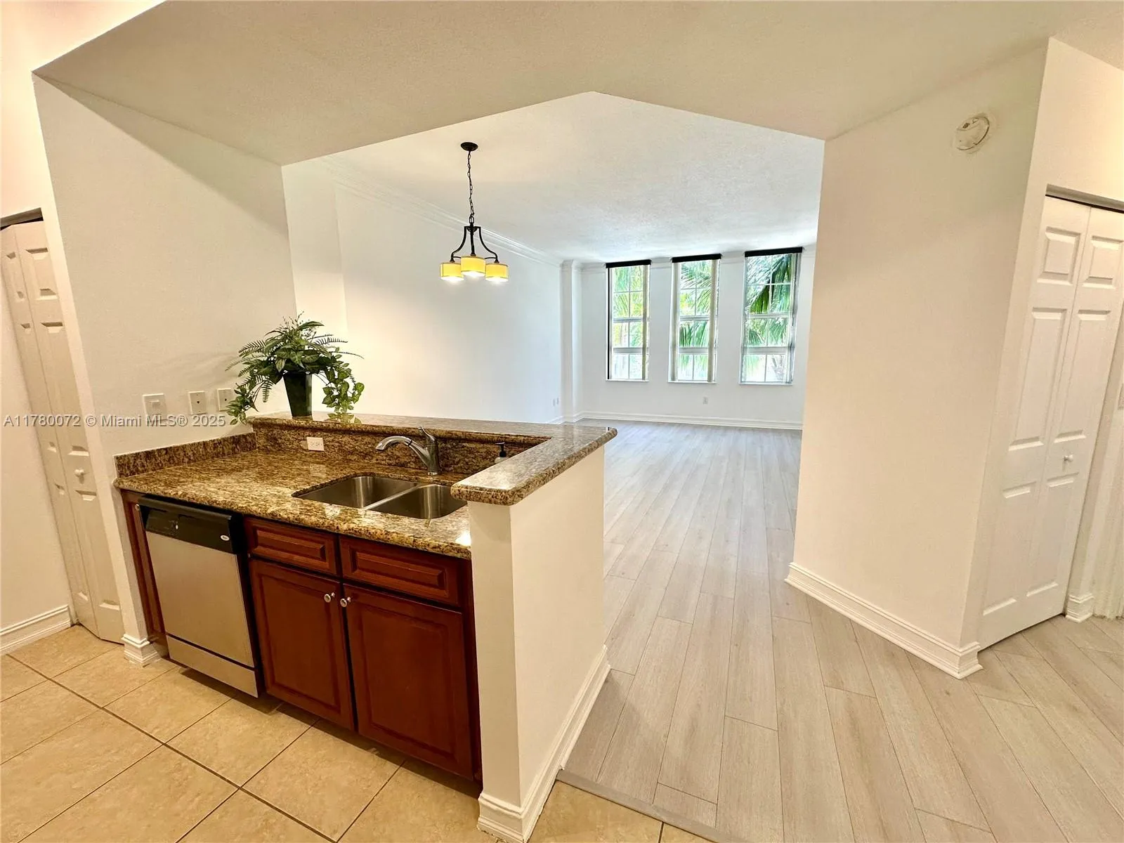 3001 NE 185th St # 336, Aventura FL 33180