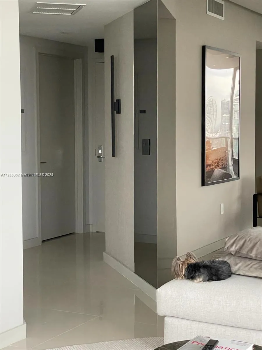 488 NE 18th St # 1901, Miami FL 33132