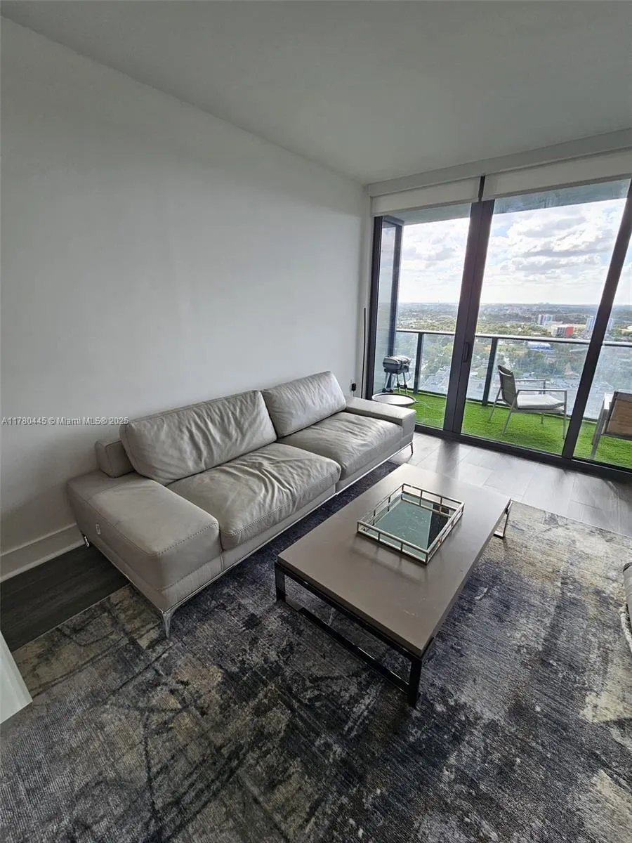 121 NE 34 ST # 2511, Miami FL 33137