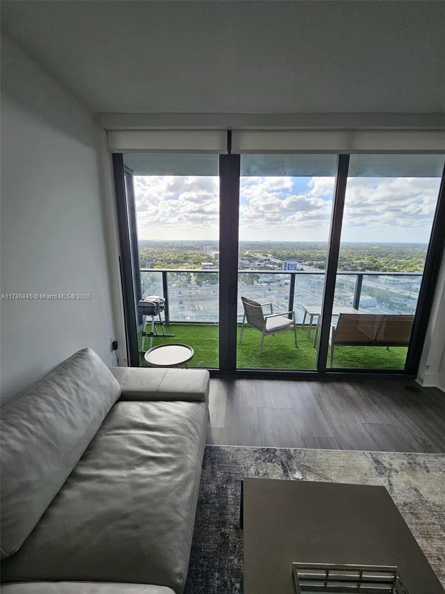 121 NE 34 ST # 2511, Miami FL 33137