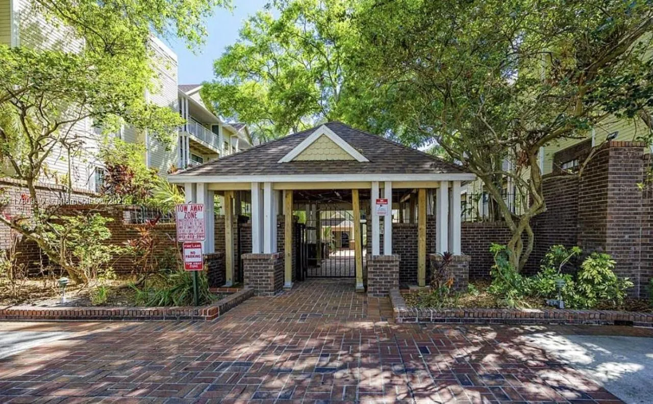 1000 W Horatio Street # 114, Other City - In The State Of Florida FL 33606