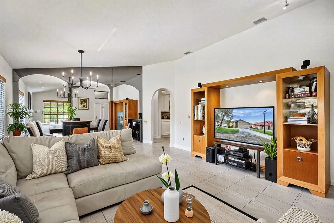 11410 SW 20th St, Miramar FL 33025